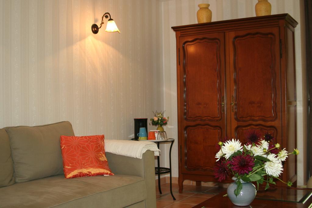 Chateau Labistoul Campes Room photo